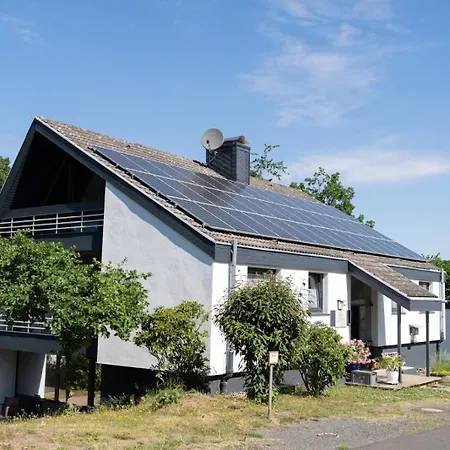 Schoene Aussicht Gelb Daire Hemfurth-Edersee