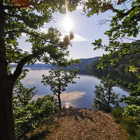 Schoene Aussicht Gelb