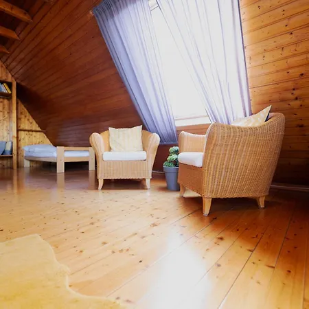 Schoene Aussicht Gelb * Hemfurth-Edersee