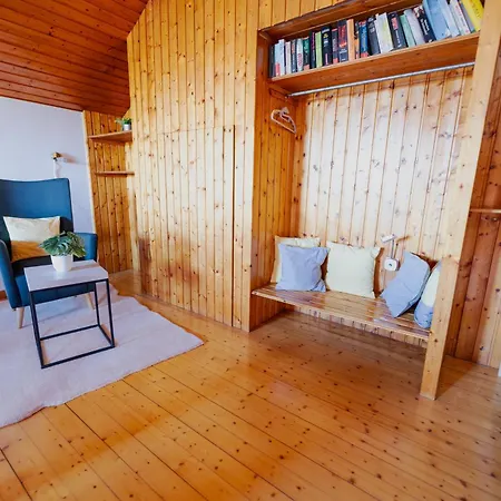 Schoene Aussicht Gelb Apartament