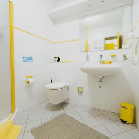 Schoene Aussicht Gelb Daire